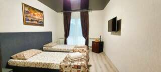 Гостиница Антре Геленджик Трехместный номер без балкона-4