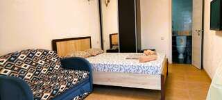 Гостиница Антре Геленджик 4-местный номер без балкона-2