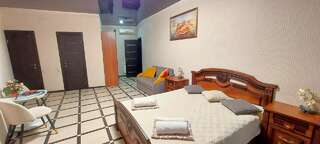 Гостиница Антре Геленджик Четырехместный номер с балконом-13