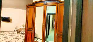 Гостиница Антре Геленджик Четырехместный номер с балконом-8