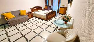 Гостиница Антре Геленджик Четырехместный номер с балконом-10