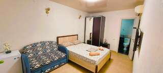 Гостиница Антре Геленджик 4-местный номер без балкона-1